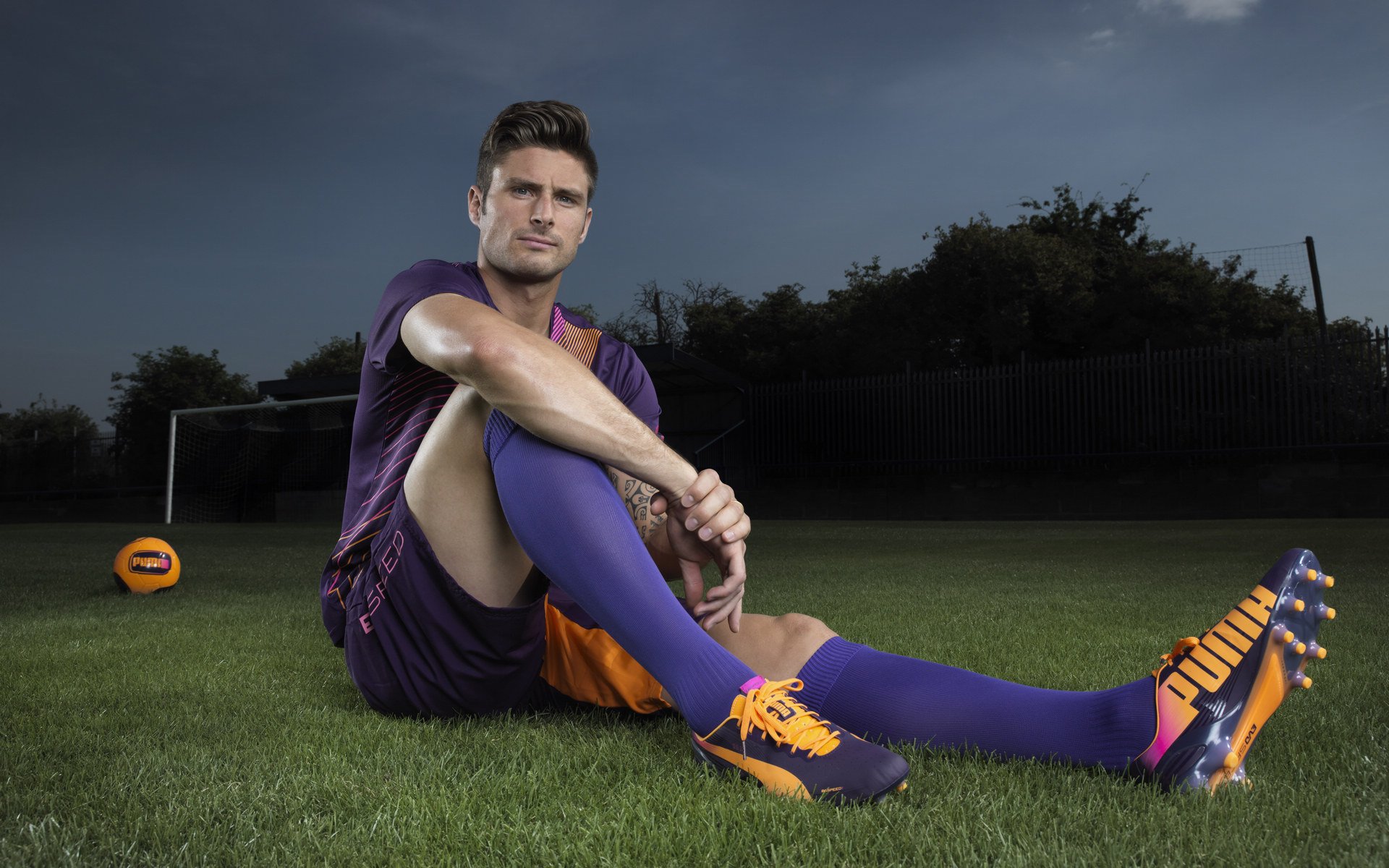 中卫持球推进能力是否成为球探评估关键，中卫球员