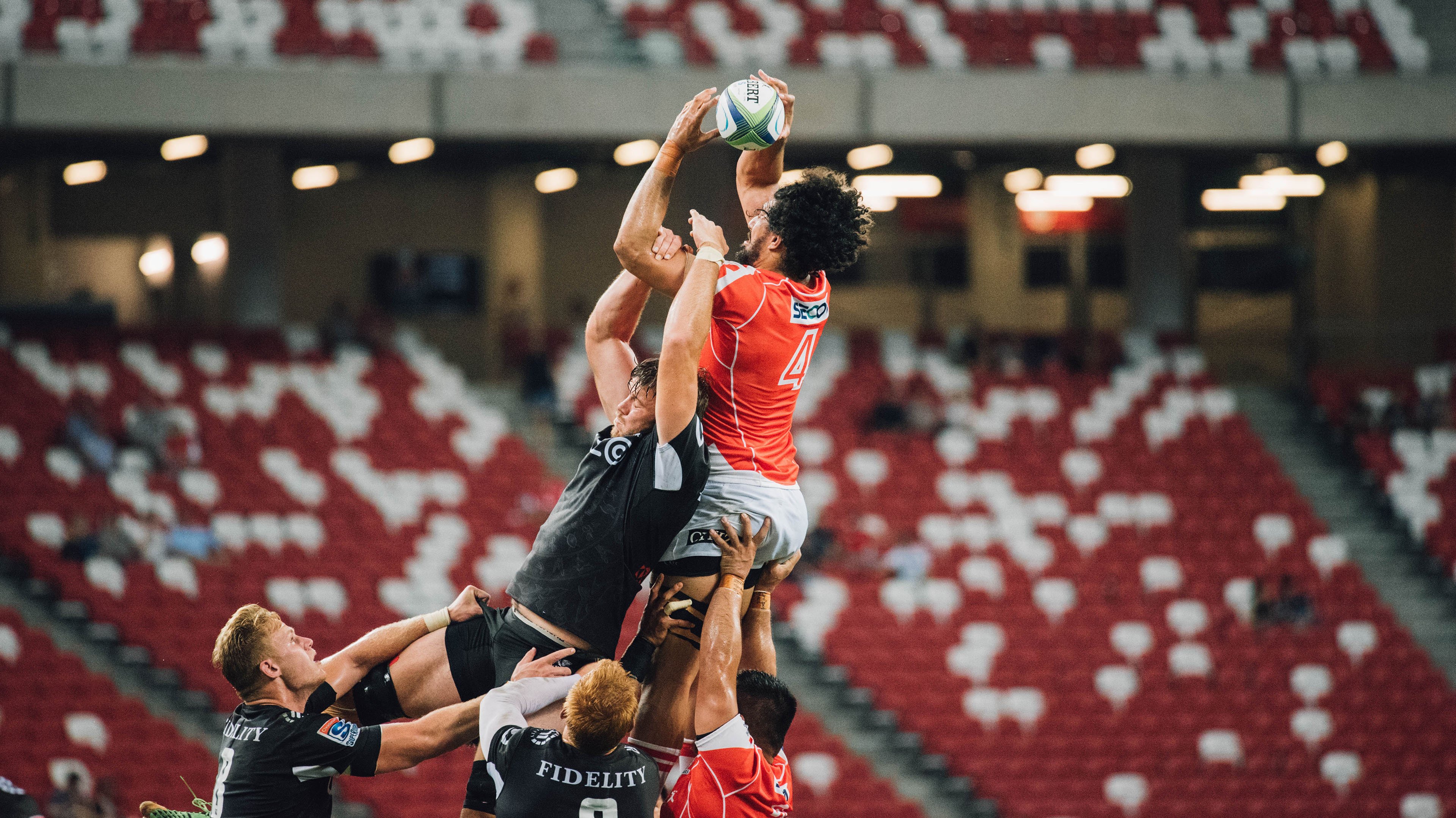 “高新区全民健身馆:短柄墙球比赛充满变数,选手智勇双全,惊艳全场”